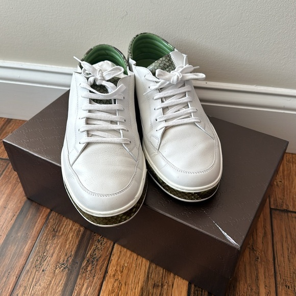 Men’s Gucci python sneaker - Picture 2 of 5